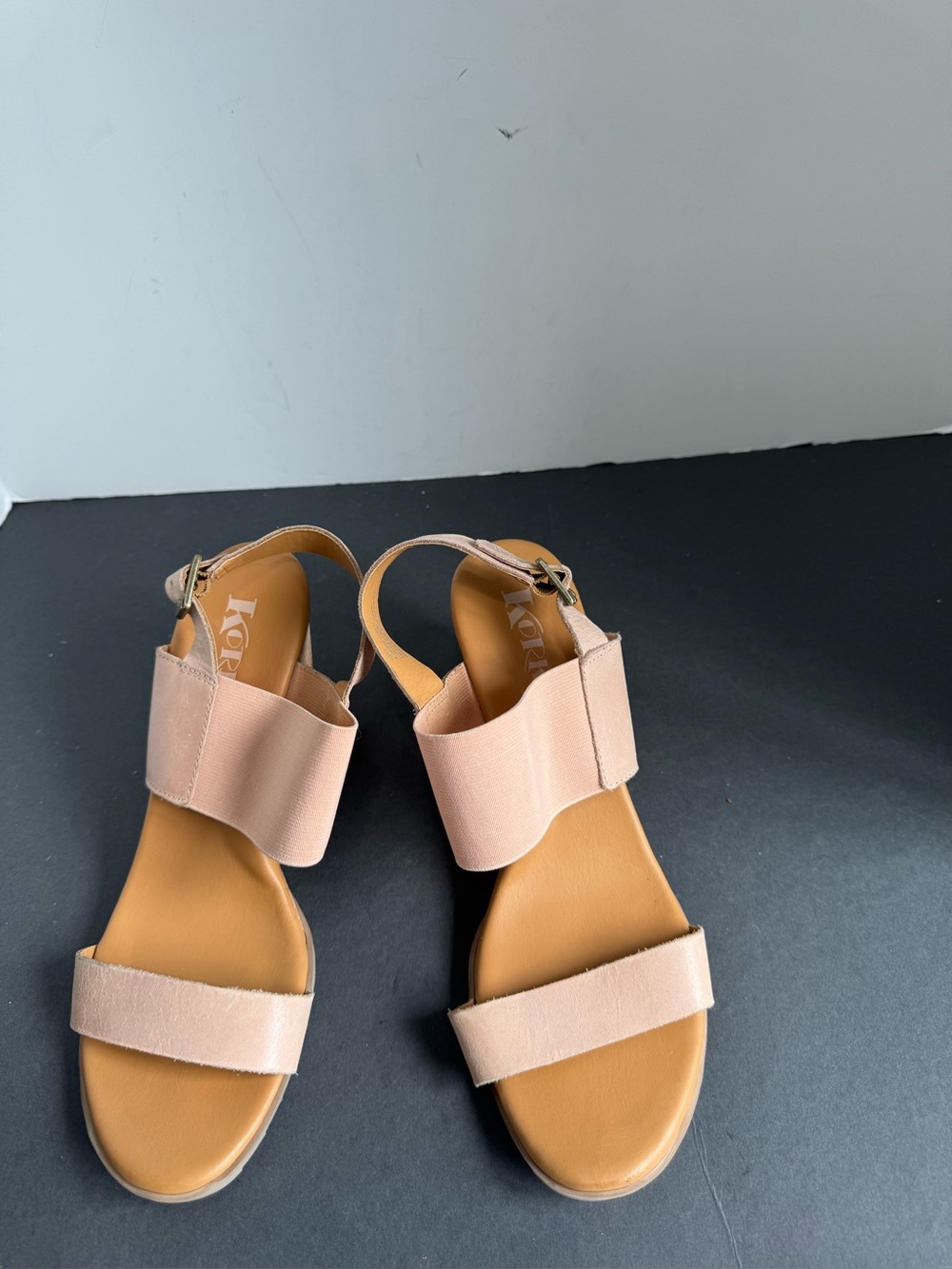Korks Women’s Leather/Elastic Wedge Sandals. Size 10 - Picture 4 of 16